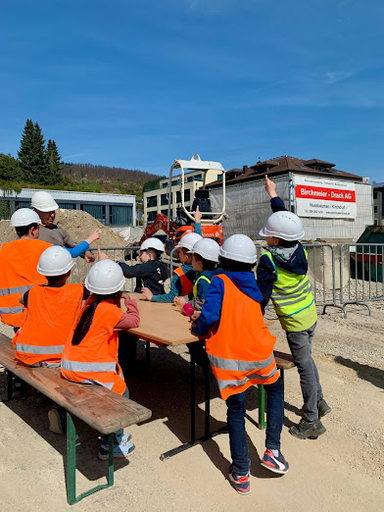 Bagger und Lastwagen