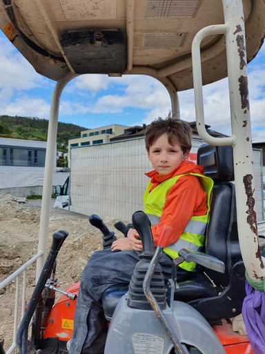 Bagger fahren und Lastwagen fahren